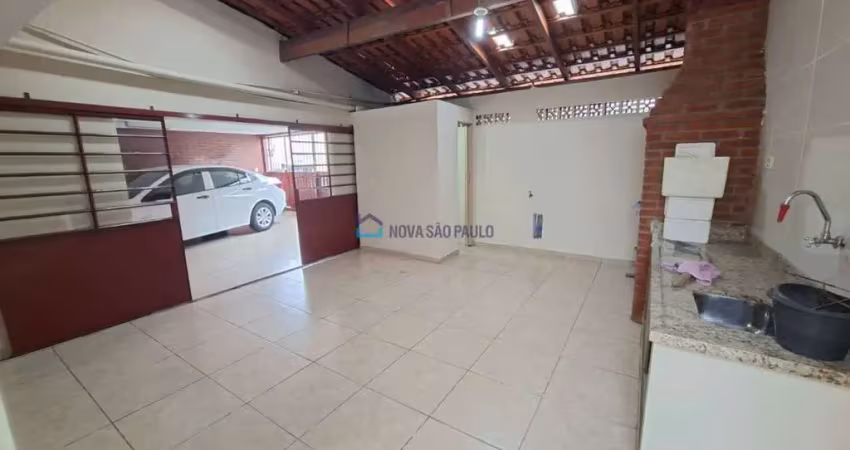 Casa térrea no jabaquara com 03 quartos e 01 suíte e 02 vagas de garagem