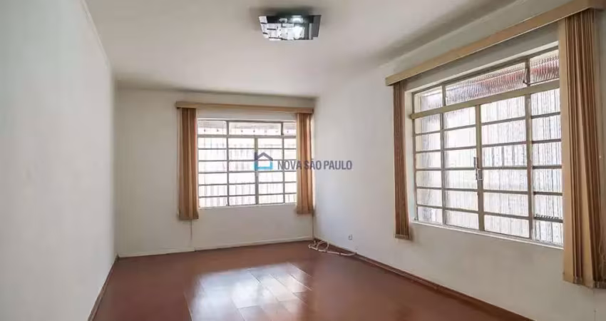 Sobrado para locação com 3 quartos e 02 vagas de garagem