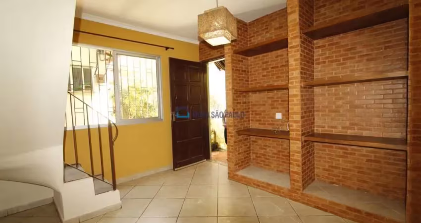 Sobrado com 2 quartos e 1 vaga na vila santa catarina