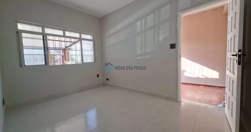 Casa com 3 quartos para alugar na Rua Monsenhor José Maria Monteiro, --, Vila Gumercindo, São Paulo