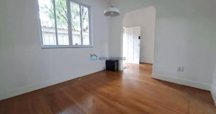 Excelente sobrado residencial para locação!  a 500 metros a pé do metrô hospital são paulo!