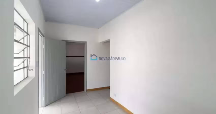 Casa com 3 quartos para alugar na Rua Matuim, --, Jardim Oriental, São Paulo