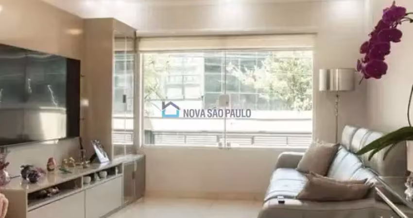 Sobrado com 3 quartos e  2 vagas de garagem na saúde