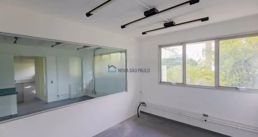 Sala comercial para locação, próximo ao metrô paraíso.
