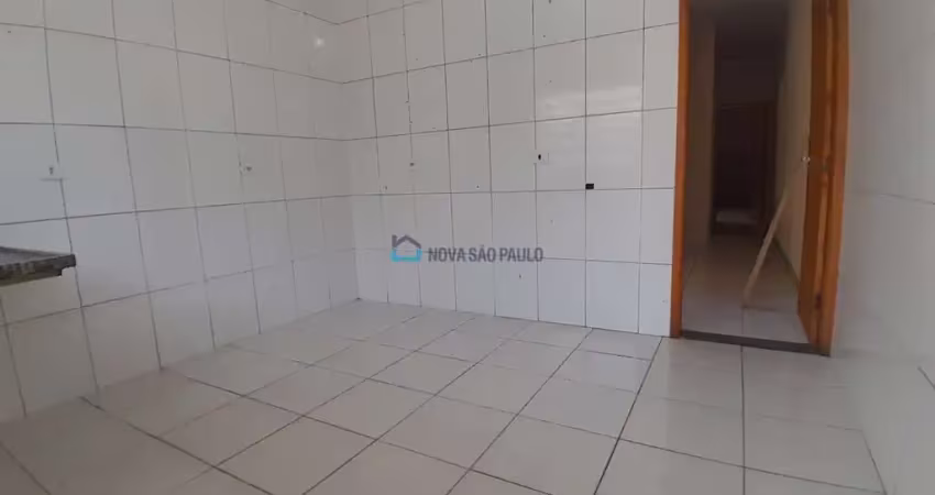 Casa com 2 quartos para alugar na Rua Soares de Avellar, --, Saúde, São Paulo