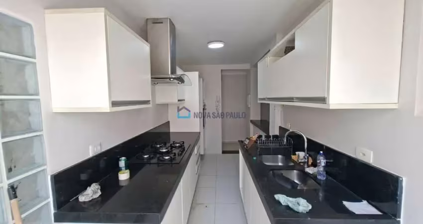 Apartamento com 3 quartos para alugar na Rua Paracatu, --, Saúde, São Paulo