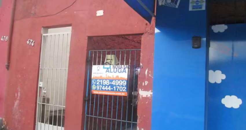 Casa com 1 quarto para alugar na Rua Tiradentes, --, Centro, Diadema