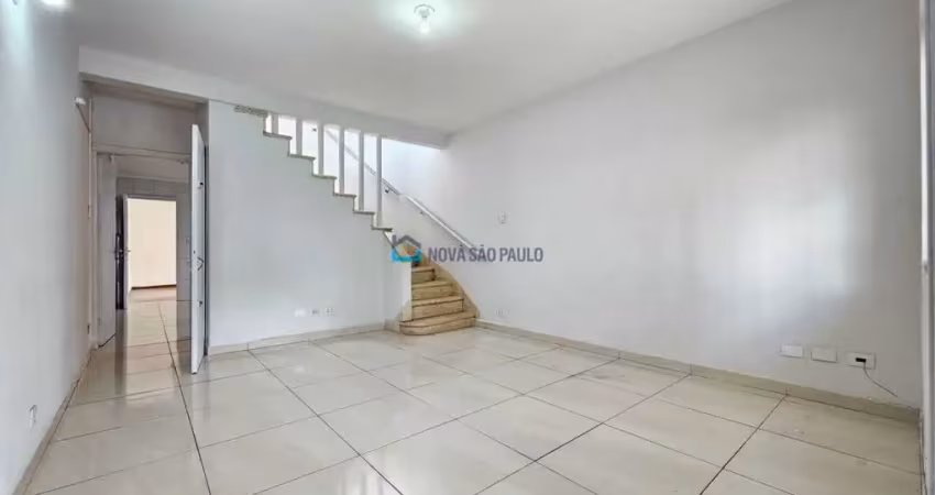 Sobrado para locação na chácara inglesa 03 quartos e 03 vagas