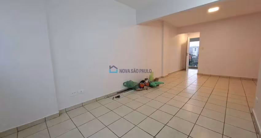 Ótima localização, prox. ao metro são judas e av. indianópolis