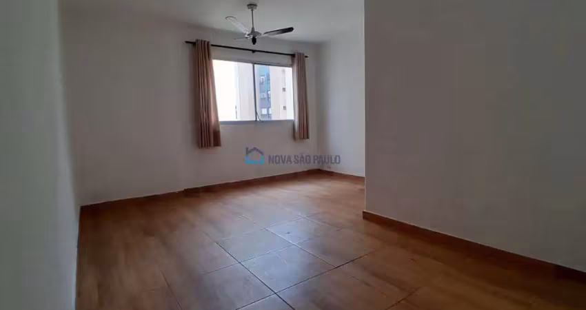 Apartamento com 2 quartos para alugar na Rua Ibituruna, --, Saúde, São Paulo