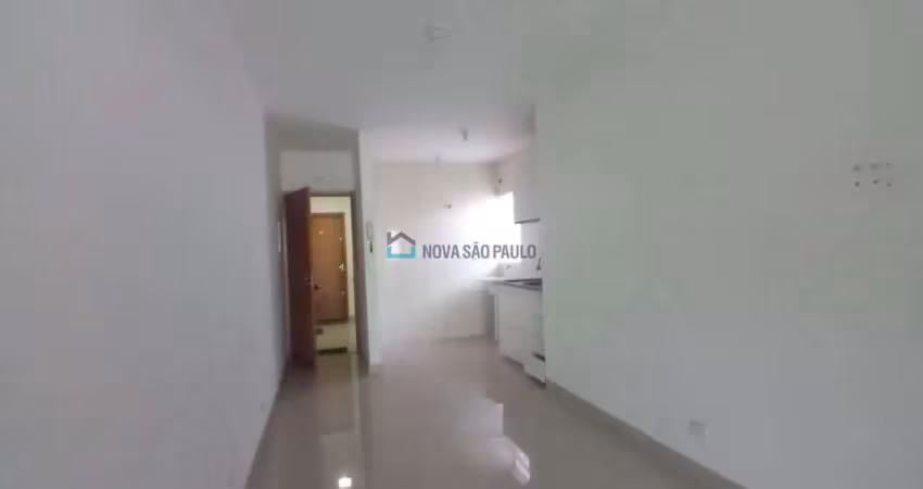 Apartamento para locação na reigão da vila do bosque, com 2 dormitórios e 1 vaga de garagem.