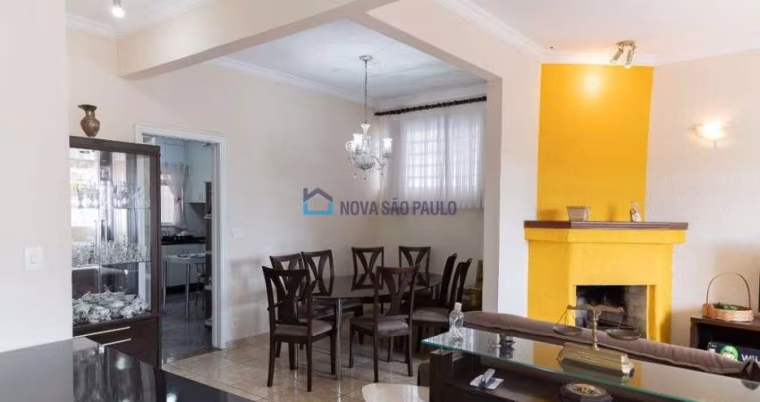 EXCELENTE CASA ASSOBRADADA DISPONÍVEL PARA LOCAÇÃO NO JABAQUARA.