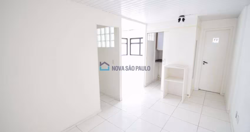Ótima localização, ao lado do Metro Conceição. Reformado