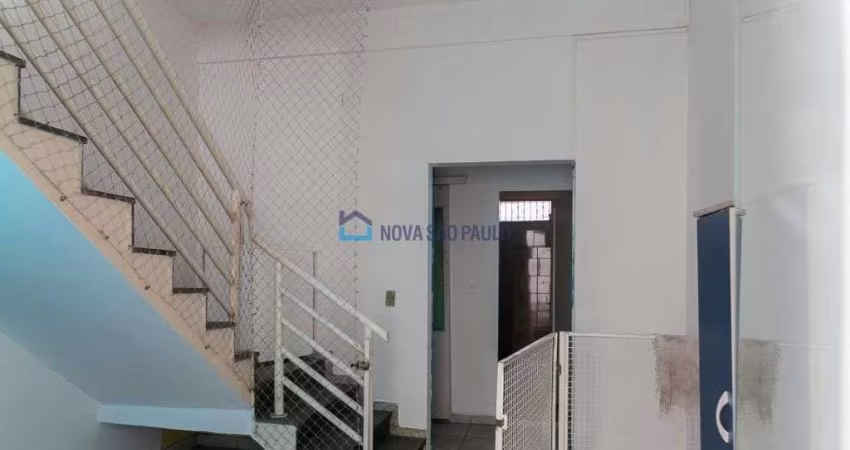 Excelente prédio comercial disponível para locação no Jardim Saúde.