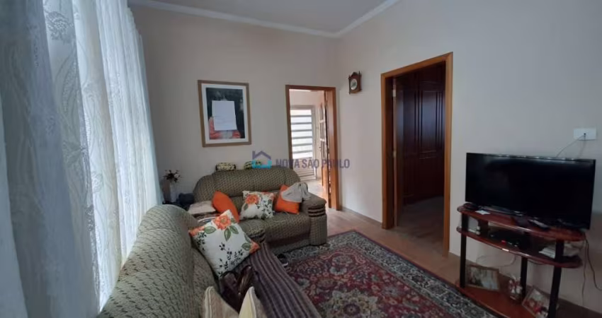 Casa Térrea, Terreno de 260m, Quintal, Edícula, 5 minutos Metro Praça da Arvore