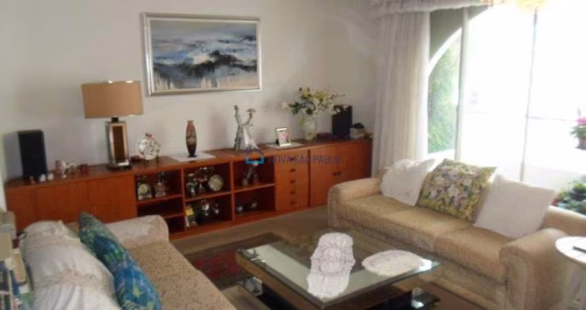 Apartamento Jardins, 4 dormitorios, 3 vagas, 1 por andar