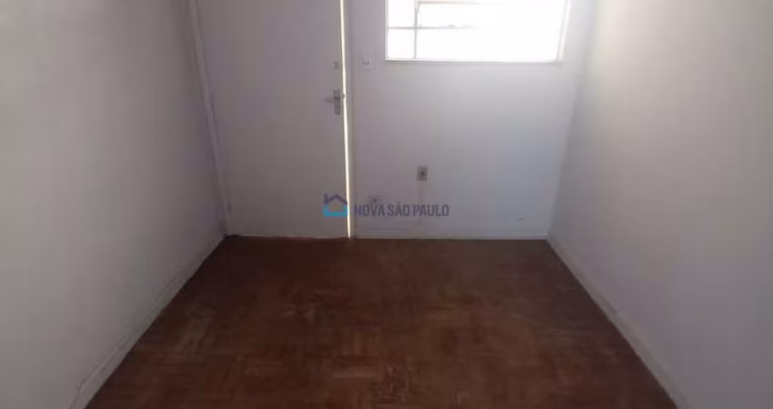 Apartamento 1 dormitório amplo no metrô Liberdade