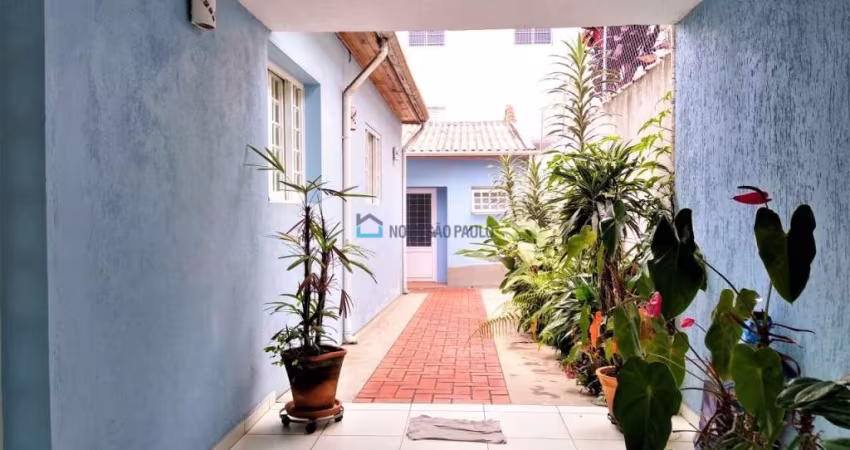 Casa Térrea Comercial e Residencial ao lado do Metrô Saúde.