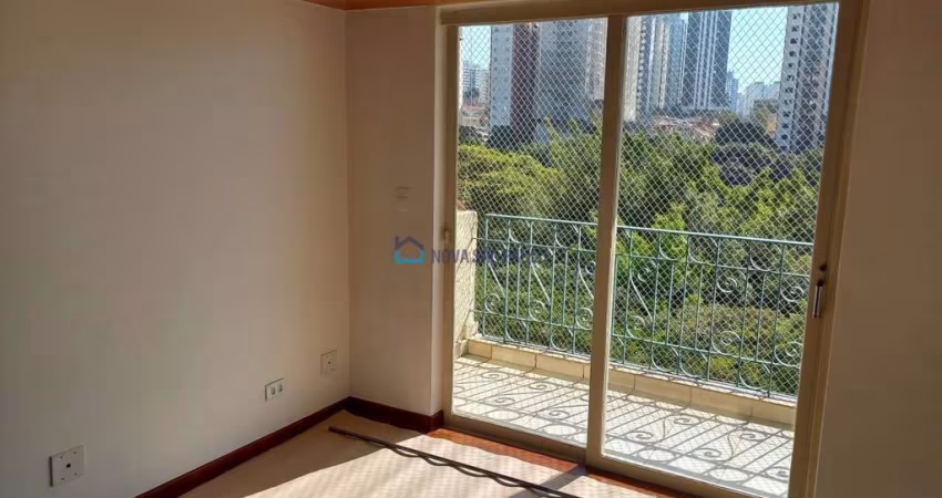 Com 2 dormitórios, 2 banheiros, 1 vaga, próximo do metrô Conceição