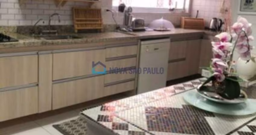 Apartamento com espaço gourmet integrado à cozinha, com depósito privativo, pertinho do metrô Saúde!