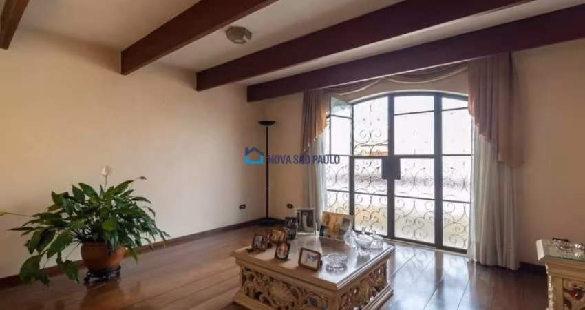 Casa a venda no Jardim Aeroporto com 03 dormitórios, 180 m² útil