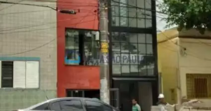 Prédio Comercial com renda na Bela Vista reformado