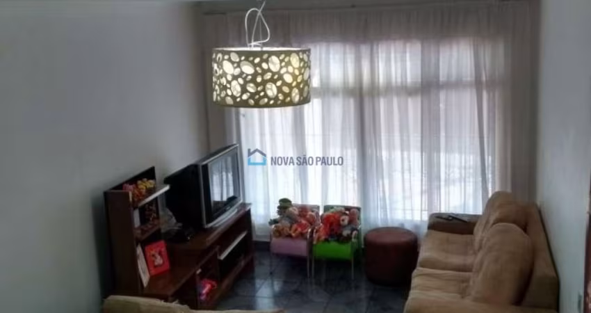 Casa Sobrado com 03 dormitórios na região de Americanópolis.