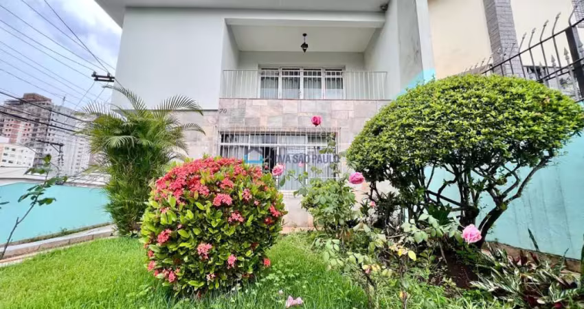 Sobrado amplo próximo ao metrô saúde com quintal, churrasqueira, pomar, jardim e muito mais!