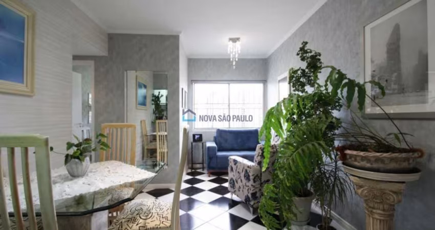 Apartamento à venda, em Moema, a 900 metros do Shopping Ibirapuera