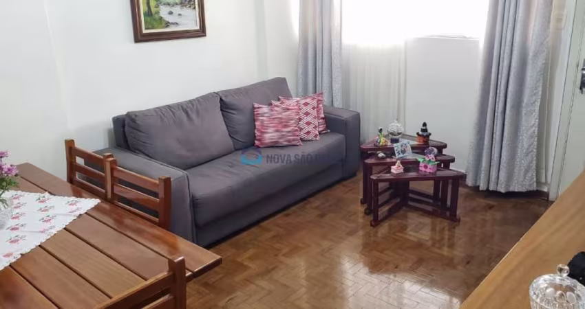 Apartamento à venda no Planalto Paulista com 2 quartos , 1 vaga de garagem .