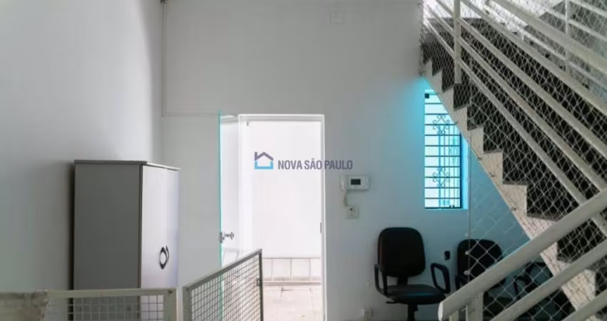 Prédio comercial no Jardim Saúde.
