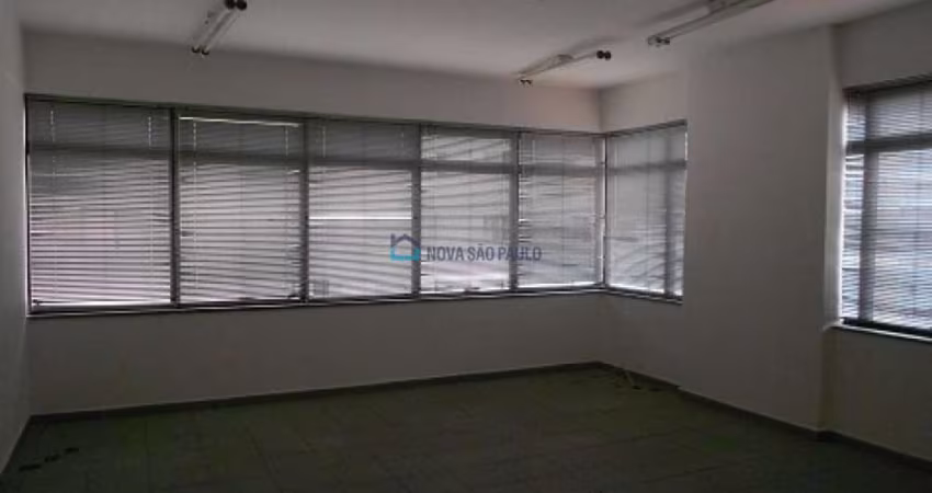 Metrô Saúde - Sala Comercial 32m² - uma vaga de garagem