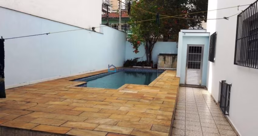 Sobrado Saúde  com piscina e churrasqueira.
