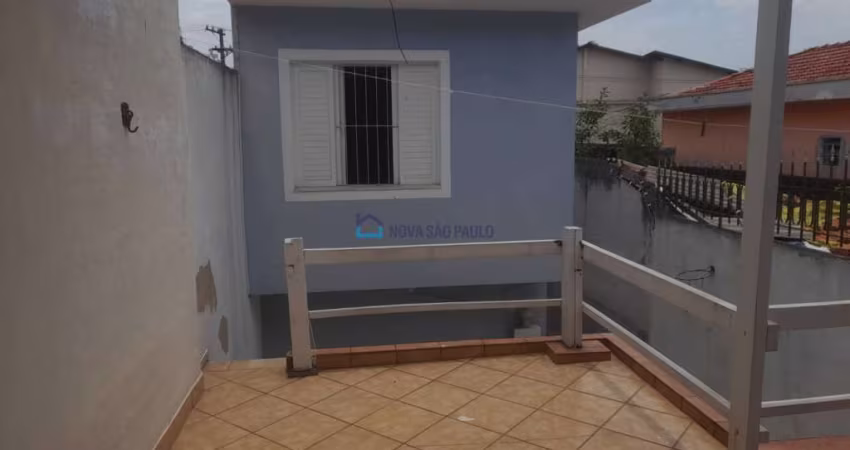 Casa com 3 quartos 1 suite 2 vagas em ótimo estado de conservação