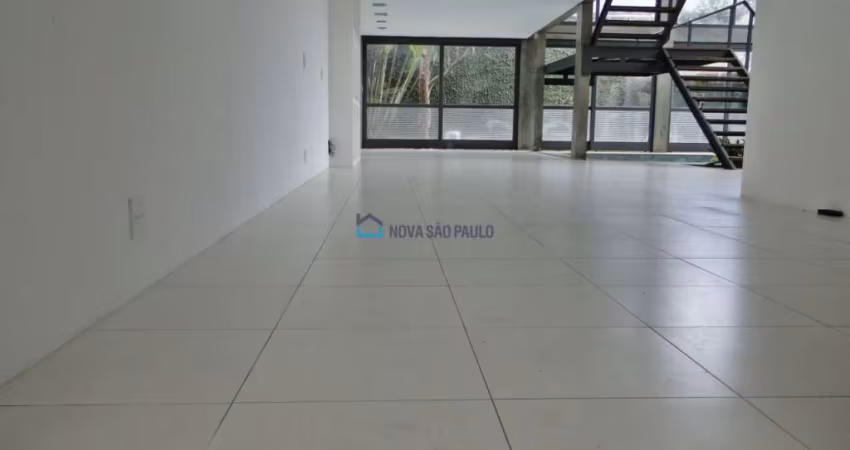 Sobrado a venda Bairro Jardim da Saude. 4 vagas. Piscina.