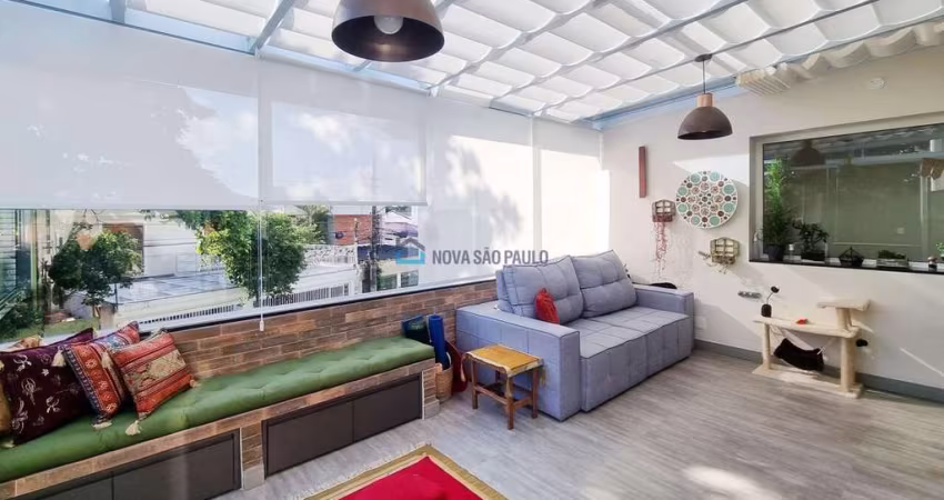Casa de vila à venda, com 270 m², 4 suítes, 3 vagas, no Planalto Paulista