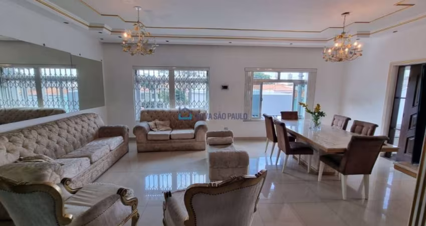 Sobrado Triplex, 7 Dormitórios, 3 suítes, 6Wc, 2 vagas, quintal, Churrasqueira! JD da Saúde