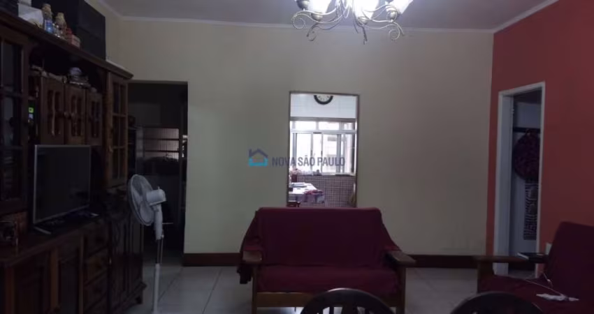 Dois Sobrados em um único terreno