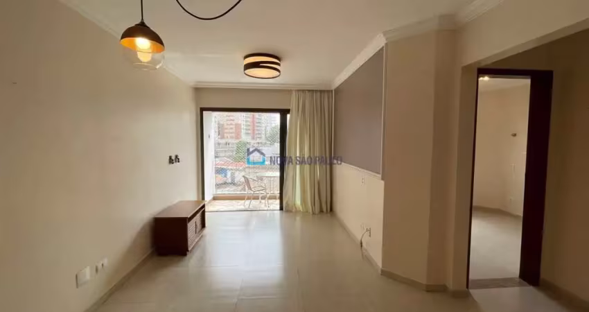Apartamento com 02 dormitórios na região da Vila Gumercindo.