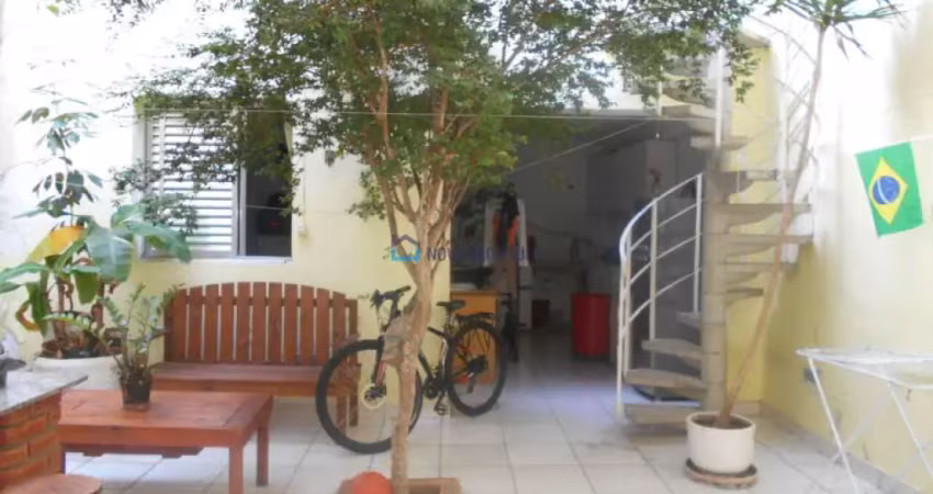 Sobrado à venda no jabaquara 150m² com 3 dormitóri1 suite , 2 vagas. quintal churrasqueira  e forno