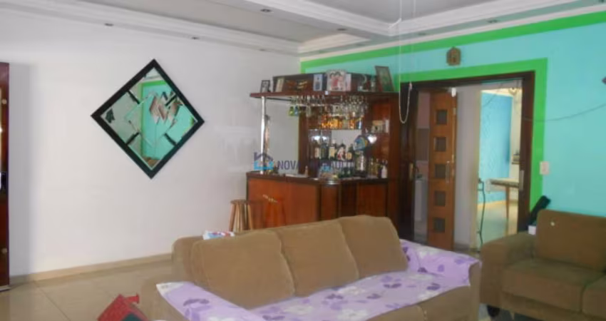 Sobrado à Venda no Jabaquara 150m² com 3 Dormitóri1 suite , 2 vagas. Quintal Churrasqueira  e forno