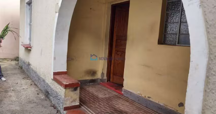 Casa térrea à venda na saúde - 2 dormitórios e 1 vaga.