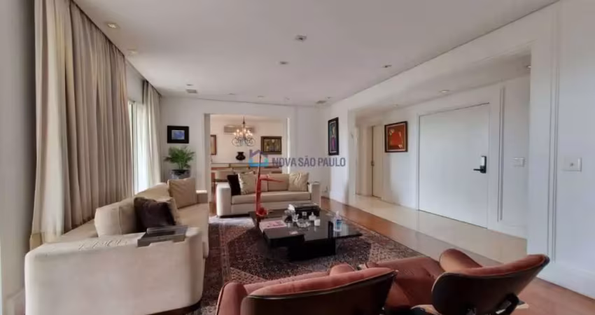 Apartamento de luxo com 307 metros, 3 suítes e 5 vagas à venda na vila nova
