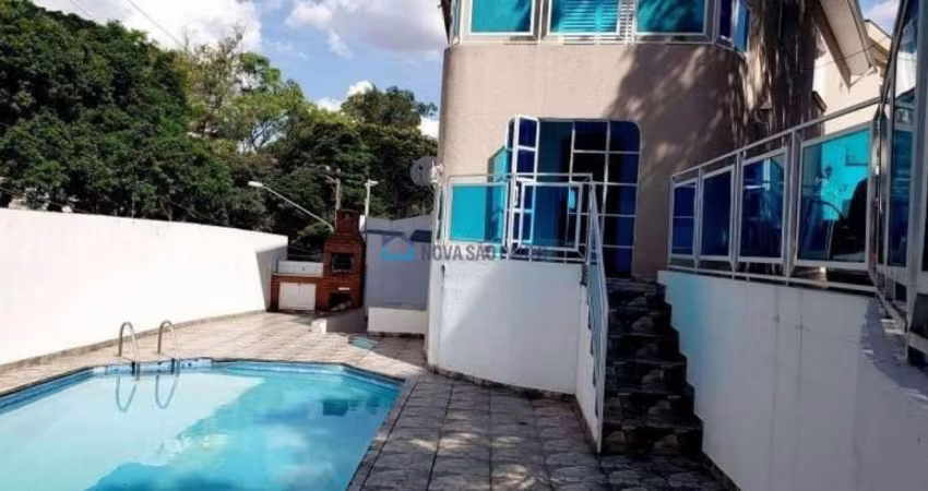 Sobrado à venda, no Jardim da Saúde, a 400 metros da Av. do Cursino