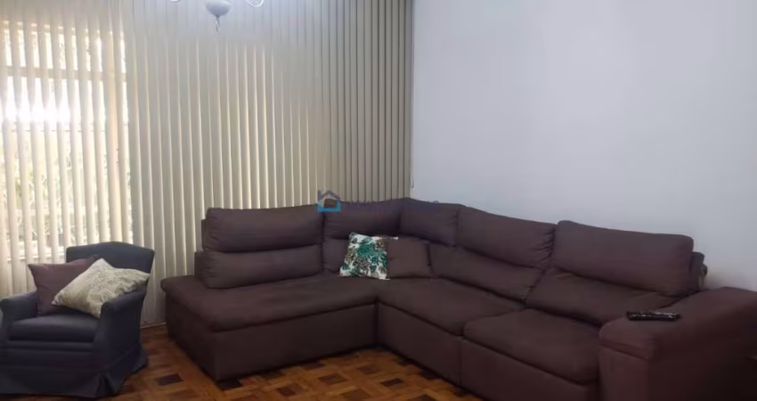 Casa à venda na Vila Mariana com 3 suítes, 4 vagas de garagem.