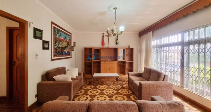 Casa à venda, com 312 m², 3 dormitórios, 8 vagas, no Jabaquara, a 400 metros do metrô