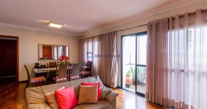 Apartamento a venda em Bosque da Saúde . 03 quartos (1 suíte) . 3 banheiros . 2 vagas . 144 m2