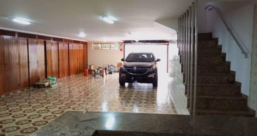Casa Sobradada a Venda no Bosque da Saúde. 225m², 3 quartos, 4 vagas. Próximo Shopping Plaza Sul
