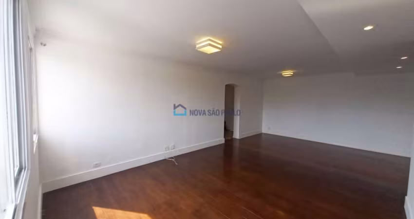 Apartamento à venda em Moema próximo Parque do Ibirapuera
