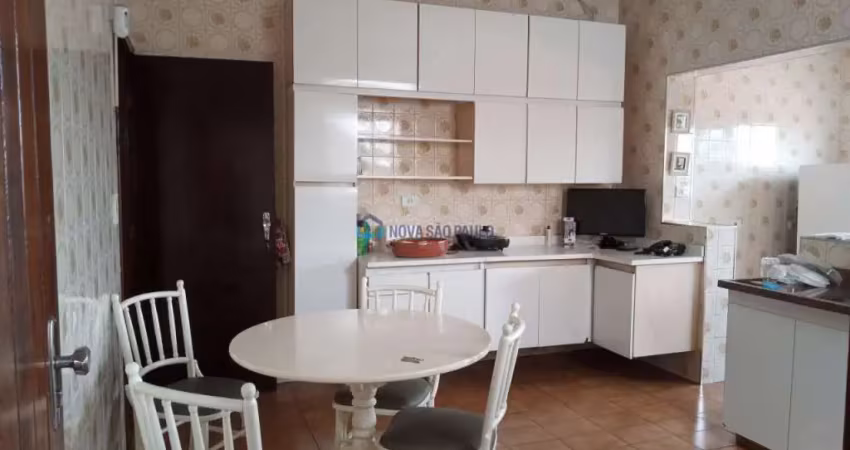 Sobrado à venda no parque jabaquara com 226m², 3 dormitóris, 1 suite e 2 vagas. prox metrô conceição